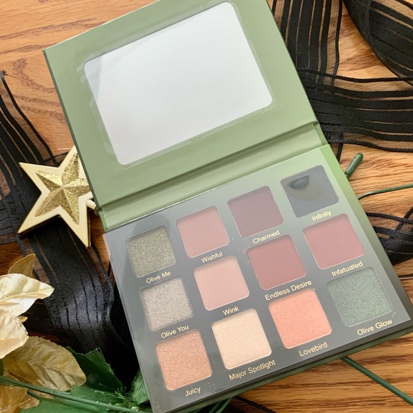 VIOLET VOSS OLIVE YOU FOREVER EYESHADOW PALETTE 12 BOLD SHADES BRAND NEW IN BOX - Picture 4 of 16